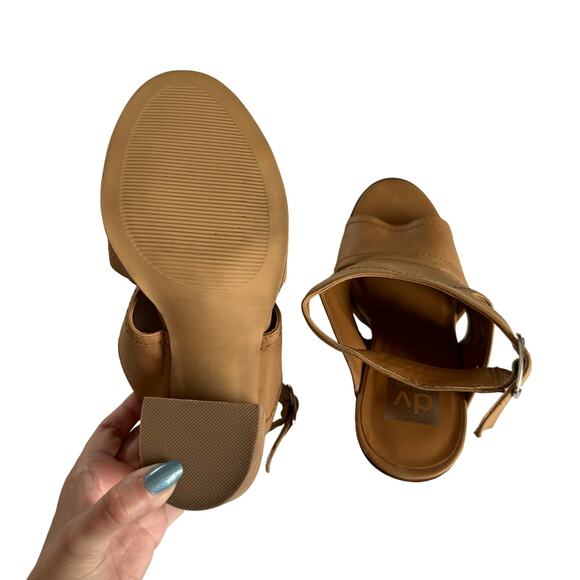 Dolce Vita Brista Brown Faux Leather Stacked Heel
Ankle Strap Sandals Size 9 - Picture 6 of 7